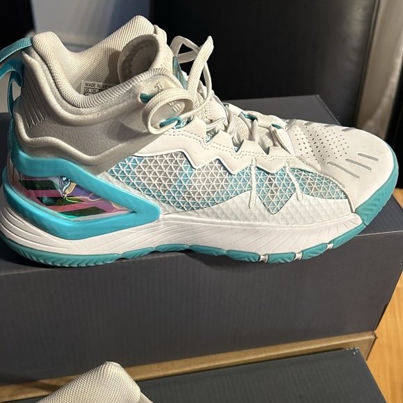 Adidas unisex basketball shoe - Picture 8 of 11